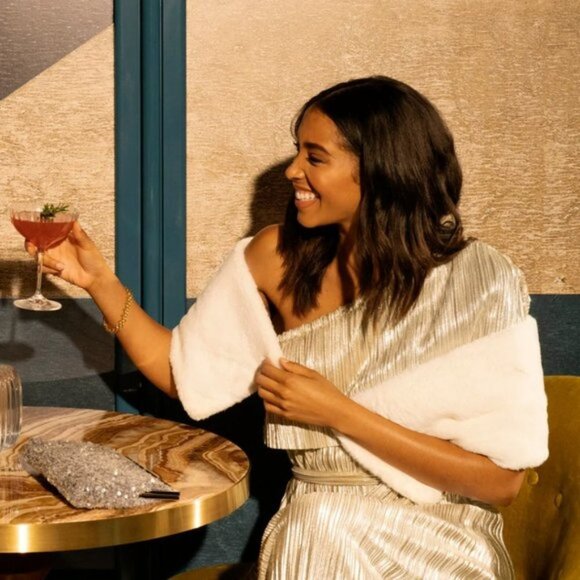 Apparis Bambi Ivory Faux Fur Scarf minimalist neutral old money NWT - Picture 4 of 5